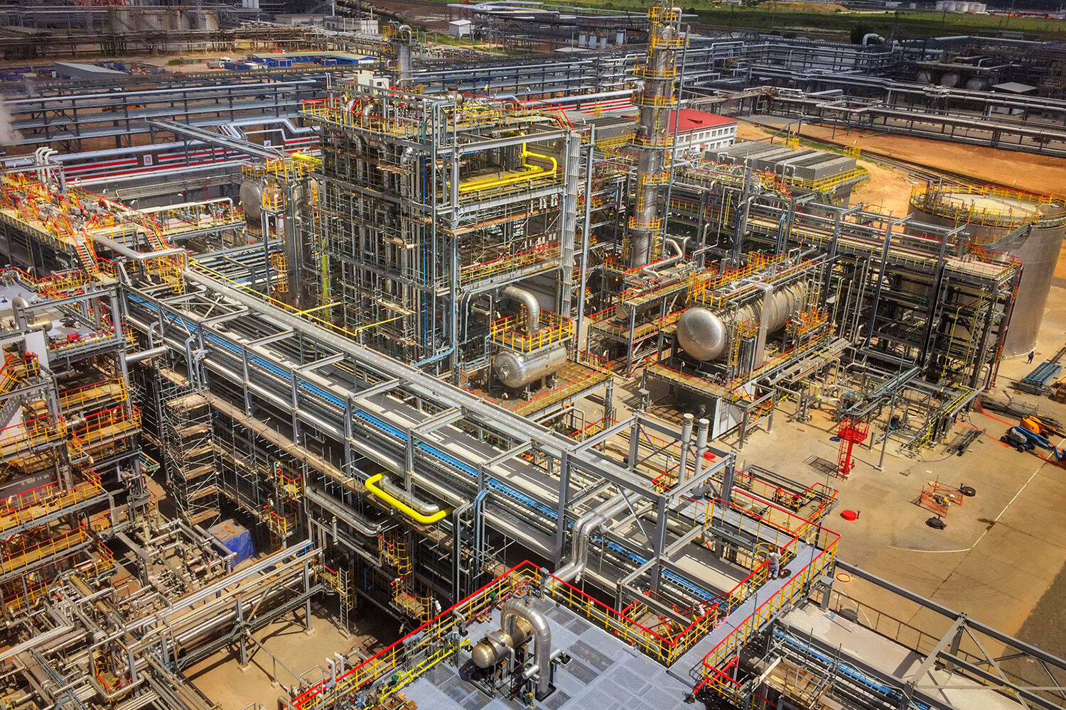 lukoil-vakumlu-kirsal-motorin-vgo-derin-donusturme-kompleksi-galeri-1